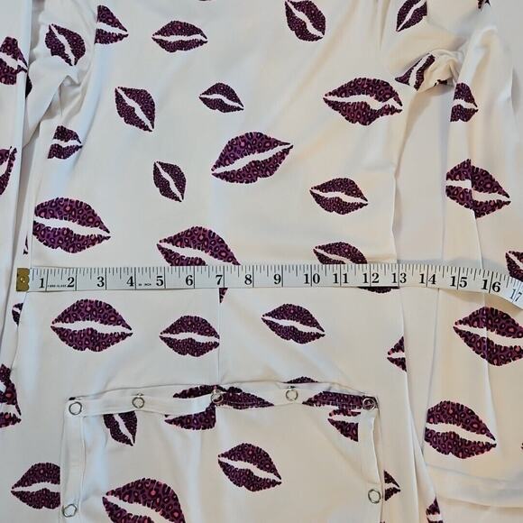 Women Small Snap Butt One Piece Long Pajamas White Purple Lips Stretch - Picture 7 of 7
